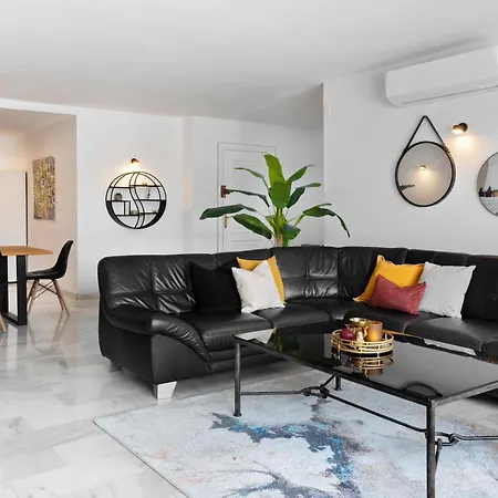 3 Bedroom In The Heart Of Puerto Banus * Marbella