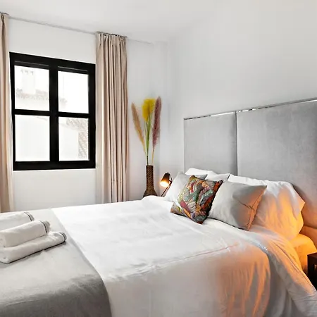 Apartment 3 Bedroom In The Heart Of Puerto Banus Marbella