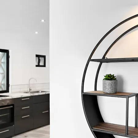 3 Bedroom In The Heart Of Puerto Banus 마르베야